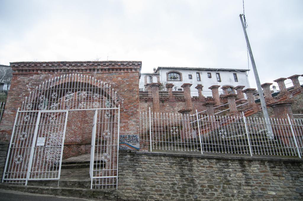 B&B I Colori Dell'Arcobaleno Belvedere Langhe 외부 사진