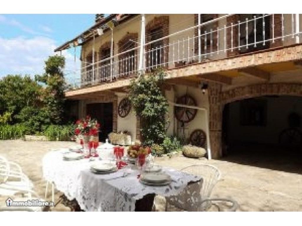 B&B I Colori Dell'Arcobaleno Belvedere Langhe 외부 사진